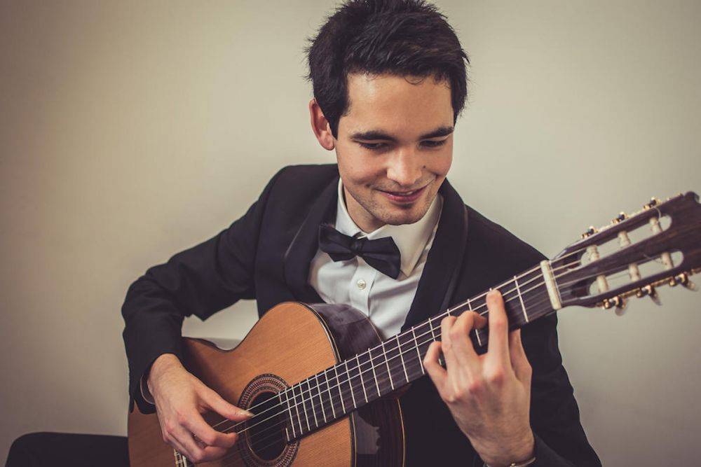 Hayden - Solo Guitarist
